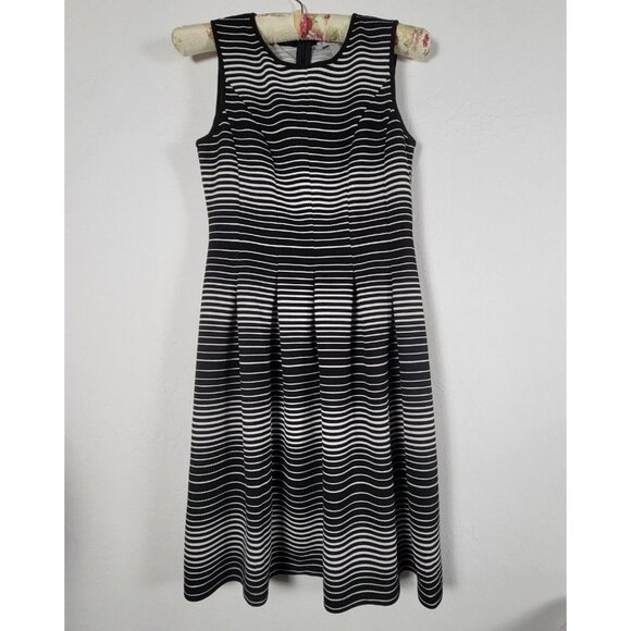 SCAPA Lauren Perre Womens Sleeveless Striped Pleated Dress Sz Small Black/White - Picture 1 of 7